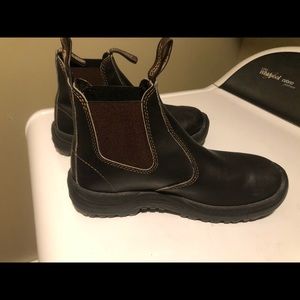 Blundstone Women’s Boots in Walnut Brown.